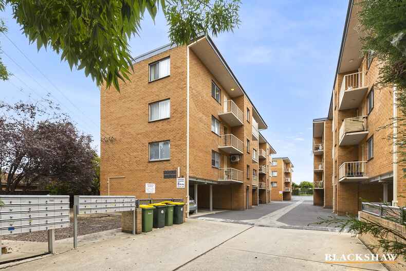 11/18 Booth Street Queanbeyan