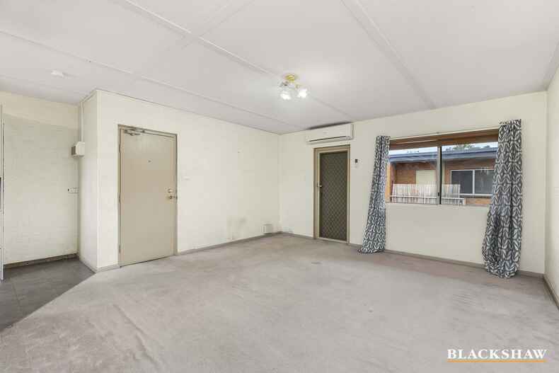 11/18 Booth Street Queanbeyan