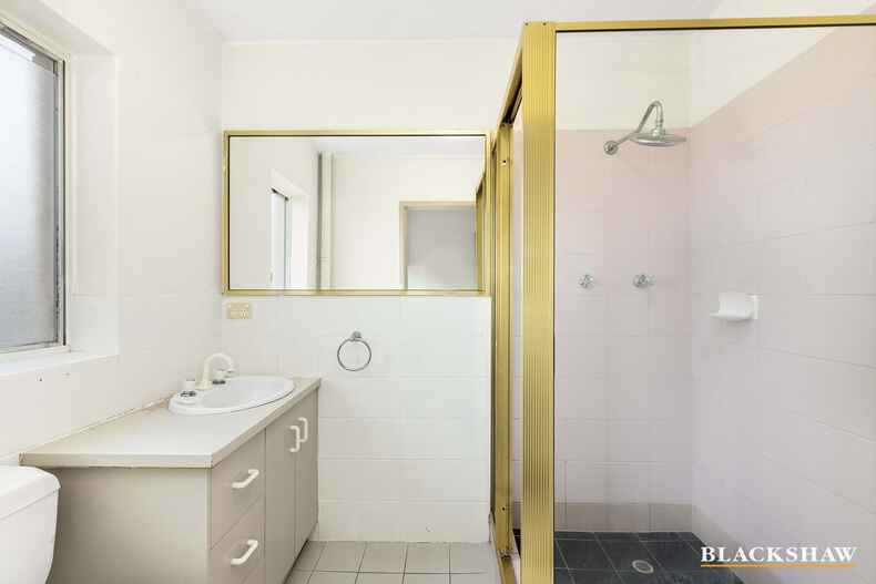 11/18 Booth Street Queanbeyan