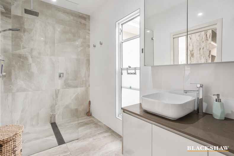 8 Victor Circuit Batehaven