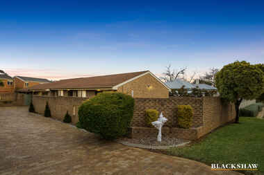 1 & 2/39 Molonglo Street Queanbeyan East