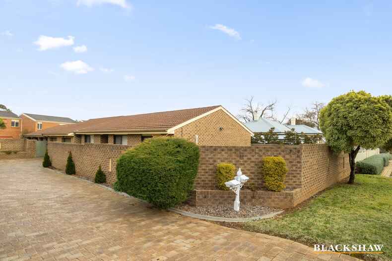 1 & 2/39 Molonglo Street Queanbeyan East