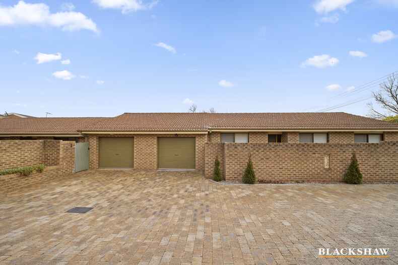 1 & 2/39 Molonglo Street Queanbeyan East