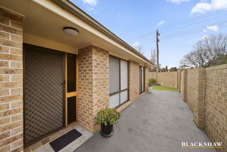 1 & 2/39 Molonglo Street Queanbeyan East