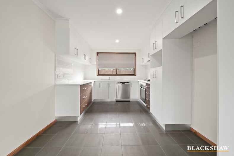 1 & 2/39 Molonglo Street Queanbeyan East