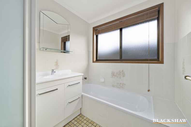 1 & 2/39 Molonglo Street Queanbeyan East