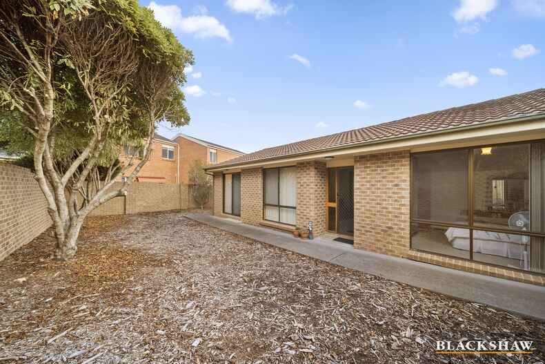 1 & 2/39 Molonglo Street Queanbeyan East