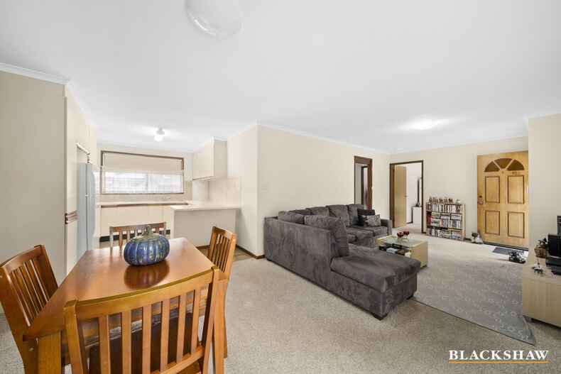 1 & 2/39 Molonglo Street Queanbeyan East