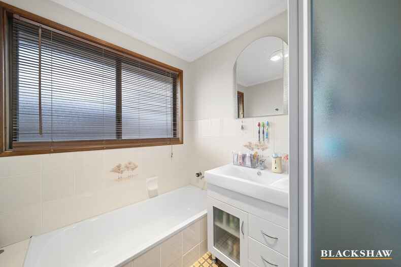 1 & 2/39 Molonglo Street Queanbeyan East