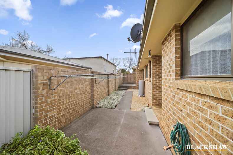 1 & 2/39 Molonglo Street Queanbeyan East
