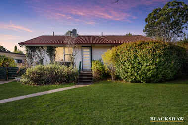 21 Lawley Street Deakin