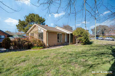 2 Heales Place Curtin