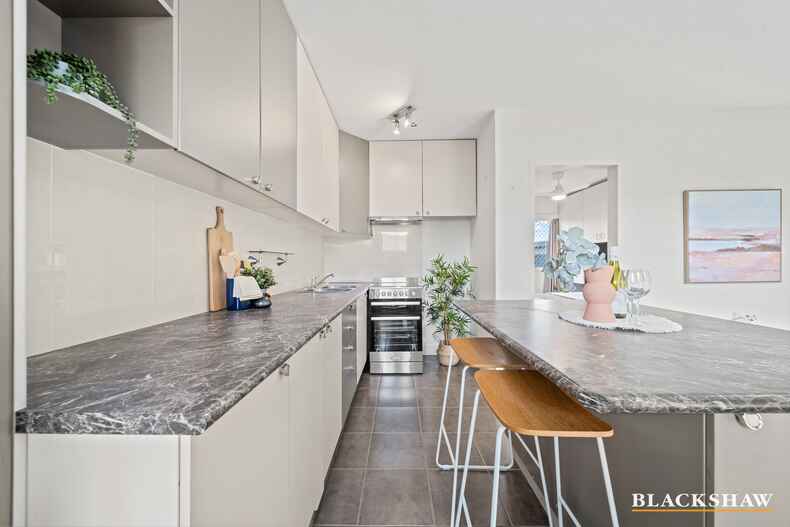 6/8 Davison Street Crestwood