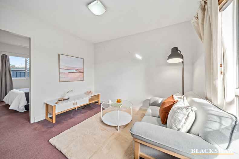 6/8 Davison Street Crestwood