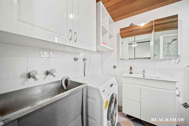 6/8 Davison Street Crestwood