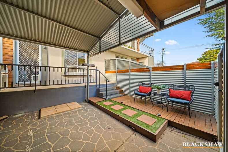 6/8 Davison Street Crestwood