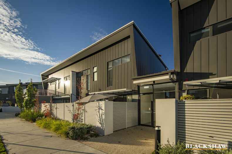 10/15 Cynthia Teague Crescent Greenway