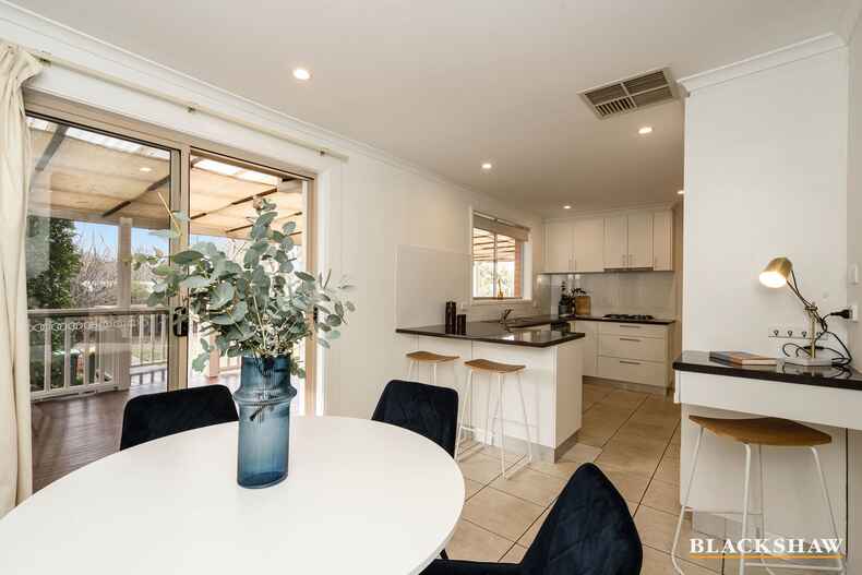 4 Antares Crescent Giralang