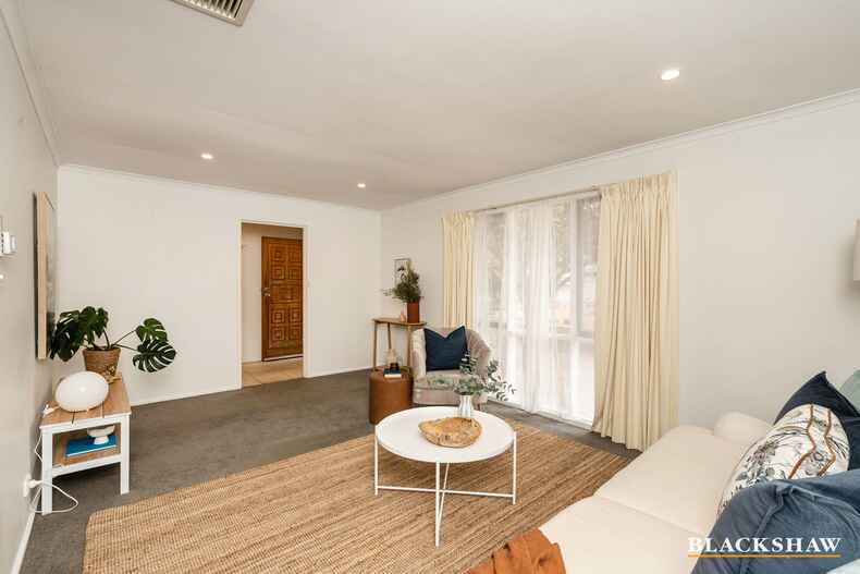 4 Antares Crescent Giralang