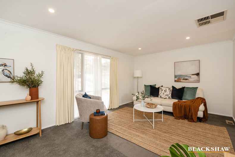 4 Antares Crescent Giralang