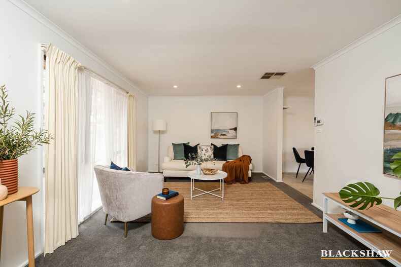 4 Antares Crescent Giralang