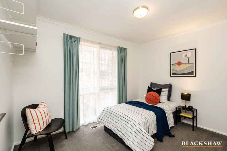 4 Antares Crescent Giralang