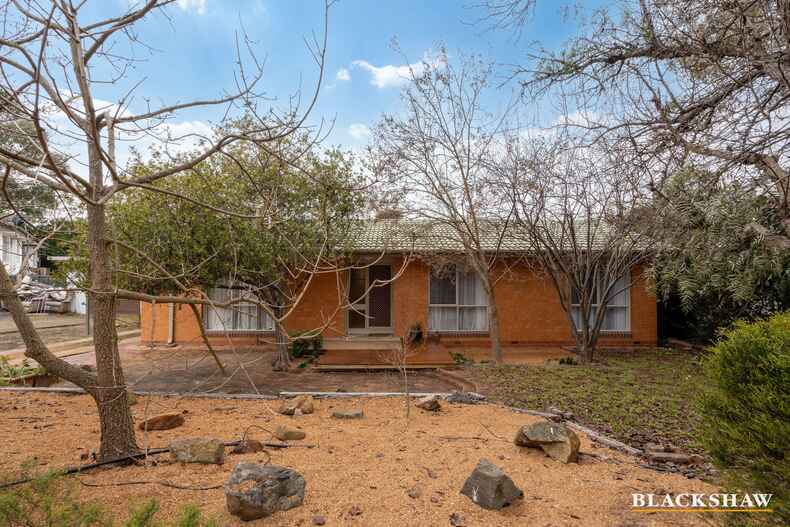 4 Antares Crescent Giralang