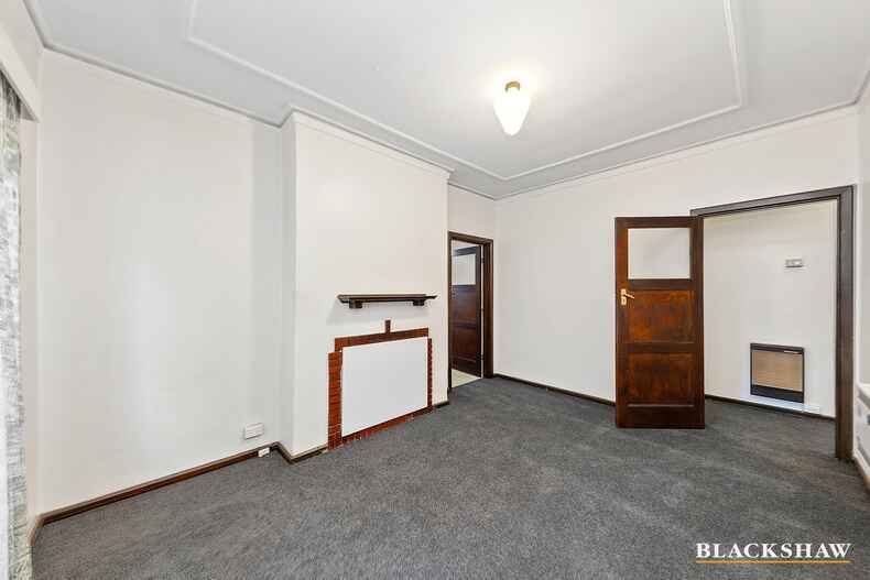 34 Lockyer Street Griffith 34 Lockyer Street Griffith
