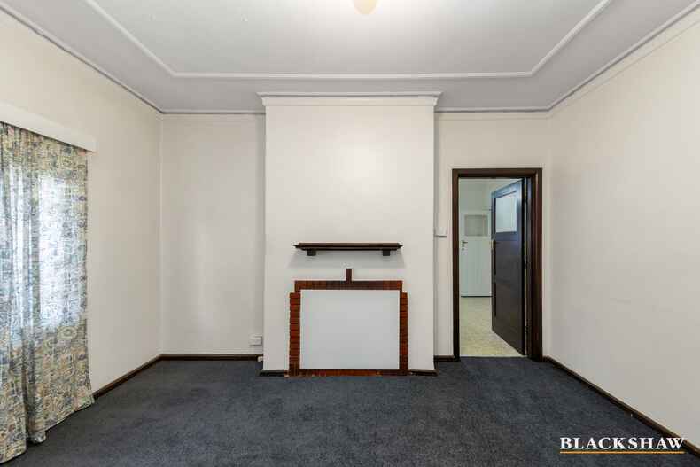34 Lockyer Street Griffith 34 Lockyer Street Griffith