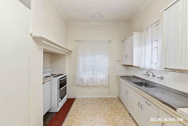 34 Lockyer Street Griffith 34 Lockyer Street Griffith