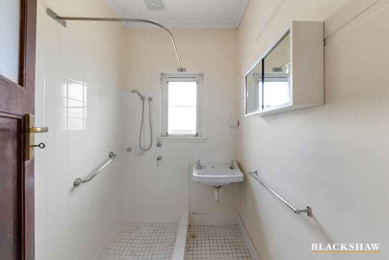 34 Lockyer Street Griffith 34 Lockyer Street Griffith