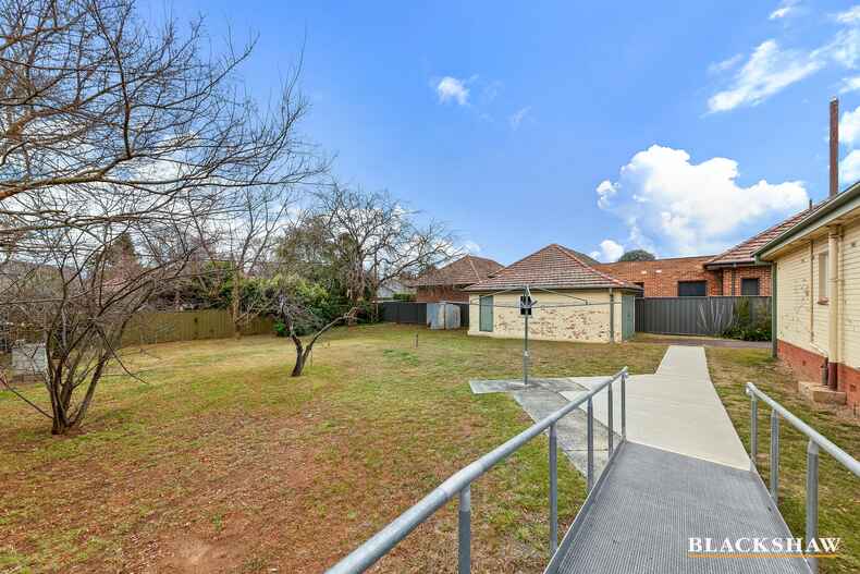 34 Lockyer Street Griffith 34 Lockyer Street Griffith