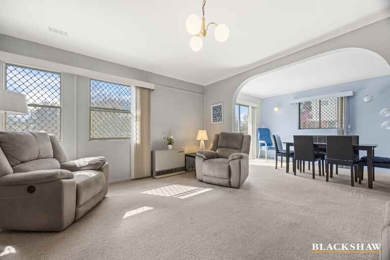 28  Walker Crescent Griffith