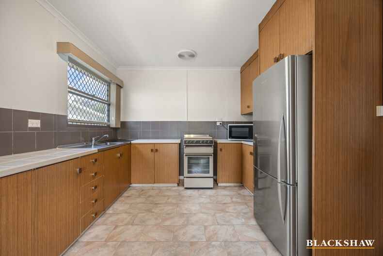 28  Walker Crescent Griffith