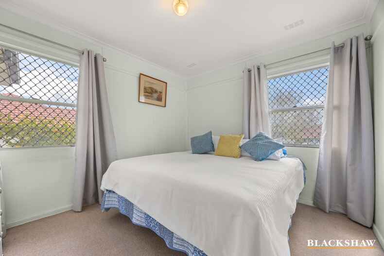 28  Walker Crescent Griffith