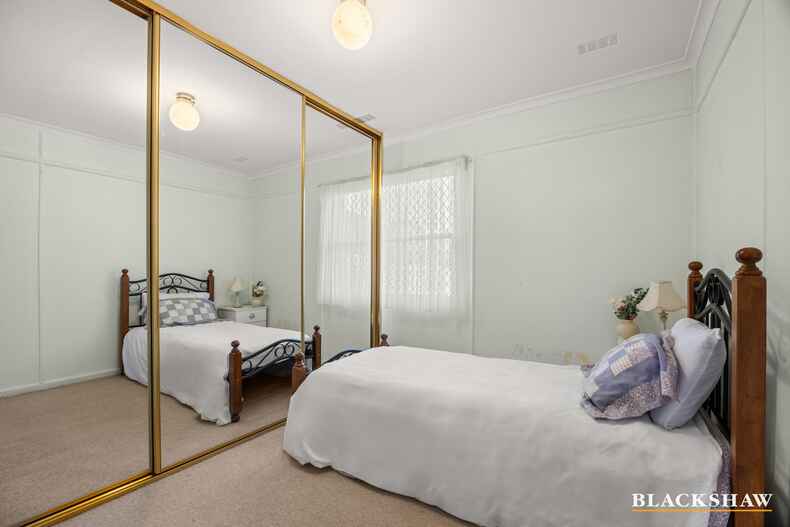 28  Walker Crescent Griffith