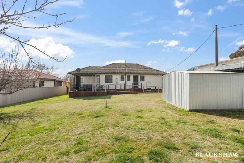 28  Walker Crescent Griffith