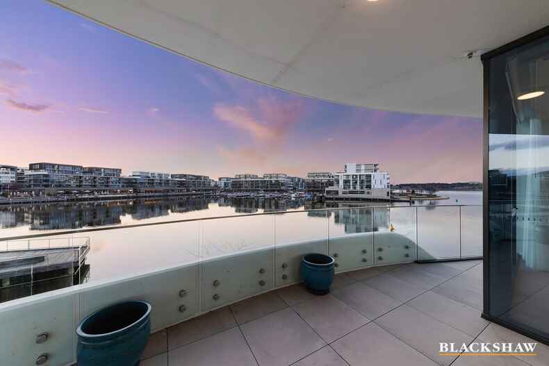 102/45 Honeysett View Kingston