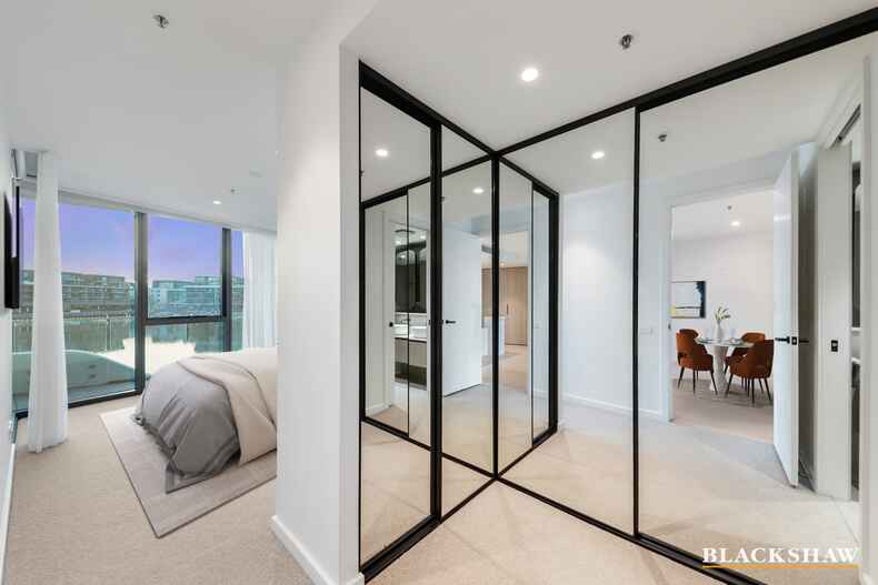 102/45 Honeysett View Kingston