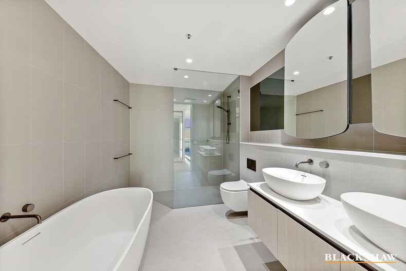 102/45 Honeysett View Kingston