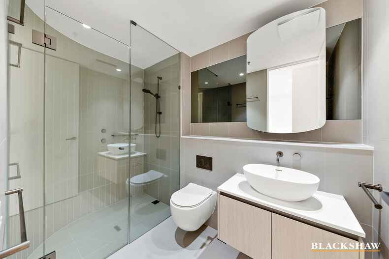 102/45 Honeysett View Kingston