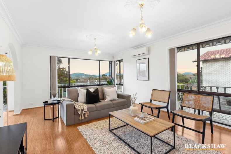 8 Meston Place Fadden 8 Meston Place Fadden