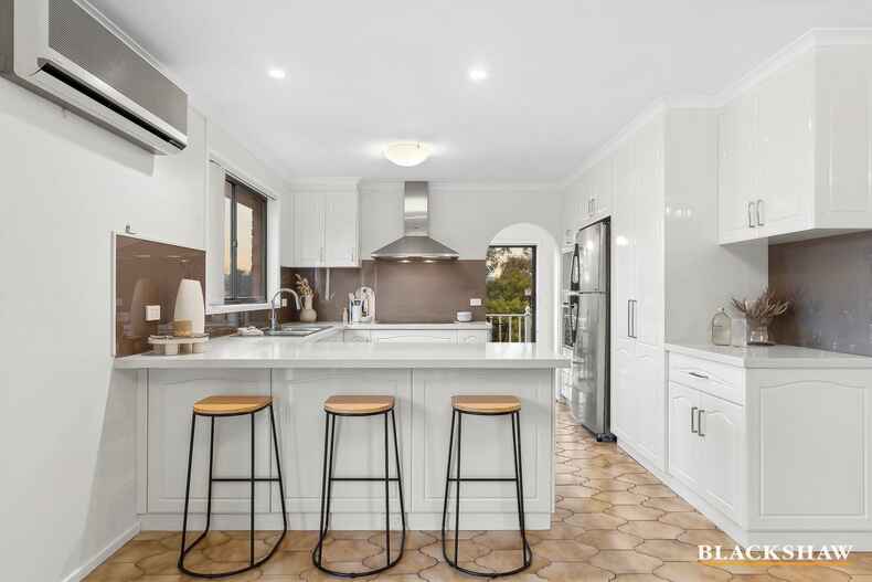 8 Meston Place Fadden 8 Meston Place Fadden