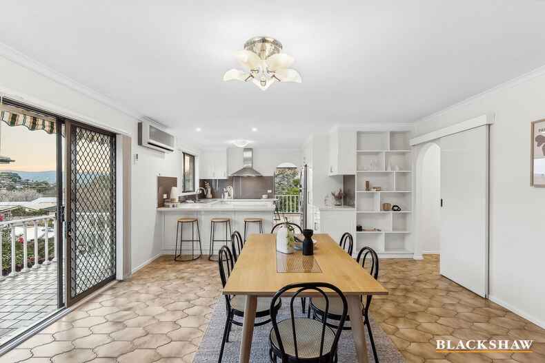 8 Meston Place Fadden 8 Meston Place Fadden