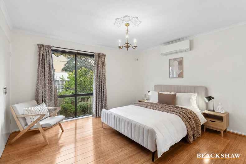 8 Meston Place Fadden 8 Meston Place Fadden