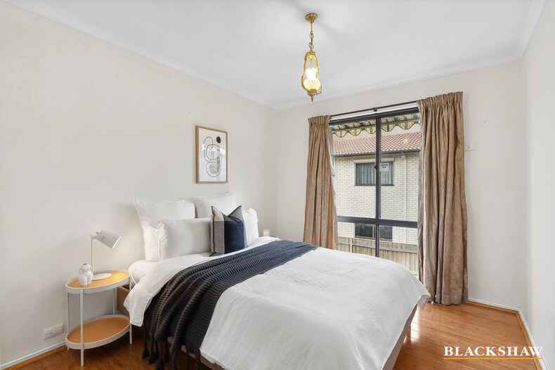 8 Meston Place Fadden 8 Meston Place Fadden