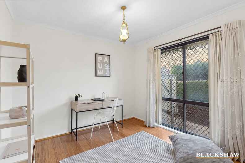 8 Meston Place Fadden 8 Meston Place Fadden