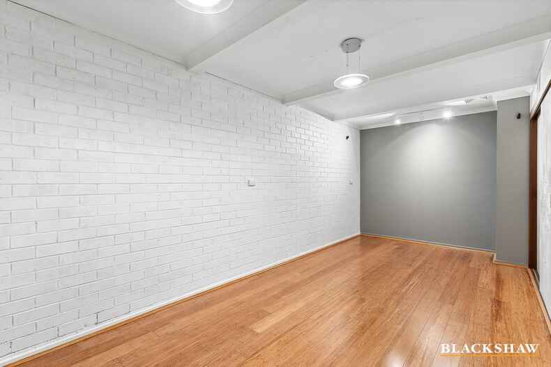 8 Meston Place Fadden 8 Meston Place Fadden