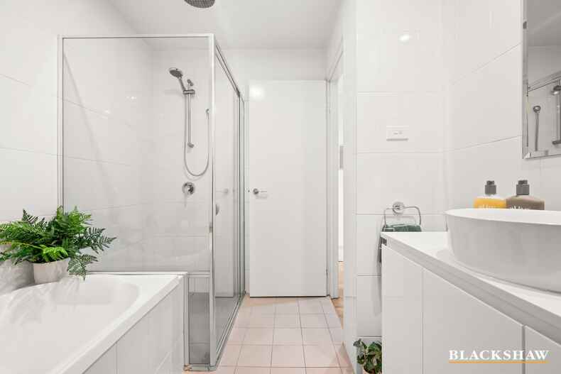 24/40 Eileen Good Street Greenway