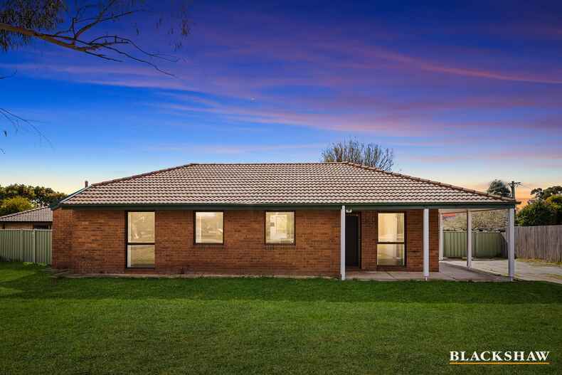 15 Boswell Crescent Florey